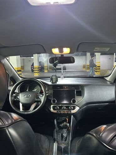 kia ced: Kia Rio: 1.4 l | 2013 il Sedan — 6