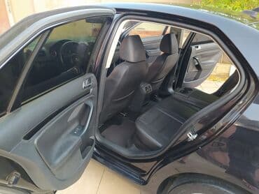 oturucu: Volkswagen Jetta: 2 l | 2009 il Sedan — 8