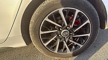 Шины: Б/у Колесо Hyundai 215 / 55 / R 17, 5 Болтов — 1