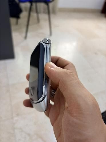pitminutka daşı: Motorola Razr2 V8, 256 GB, rəng - Gümüşü, Barmaq izi — 2
