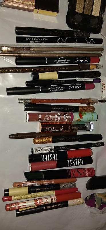 Kosmetik dəst, Mac, >10 məhsul