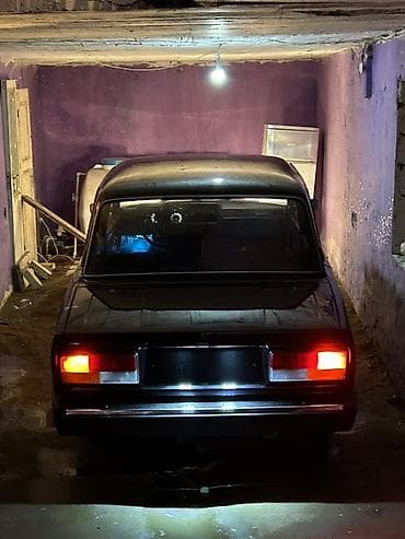 maşın 2107: Model: Lada Riva/VAZ-2107 sedan Rəng: qara Kuzov: 4 qapılı, klassik — 3