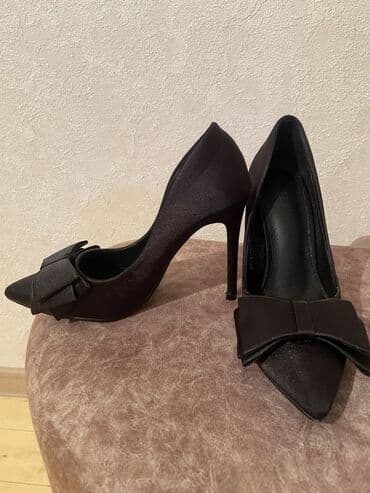 Tuflilər: Qadın ayaqqabısı – klassik qara stilettolar - Model: balerina stilinə — 2