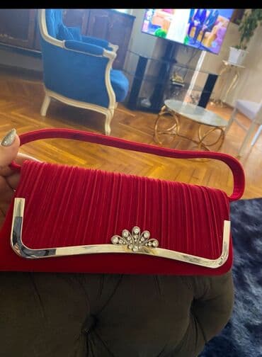 Manejlər: Qırmızı məxmər gecə çantası - Material: yumşaq məxmər parça, ön — 1