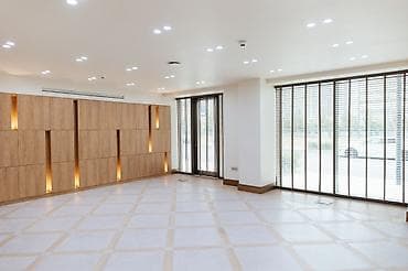 emircanda ev satisi: 2 556 000 AZN 213 m² Sahə Çıxarış Təmir Satılır obyekt 213 m², Ağ — 2
