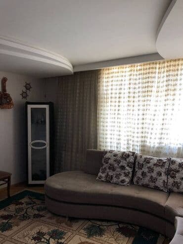 gəncə kiraye ev: Binəqədi rayonu,Çiçək qəsəbəsi,6 mərtəbənin,3-cü mərtəbəsində,3 — 3