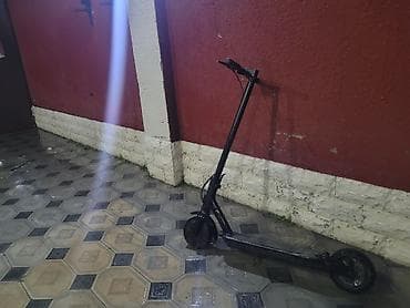 günlük velosiped: Elektrik skuter – qara rəngdə, şəhər daxili rahat hərəkət üçün — 3