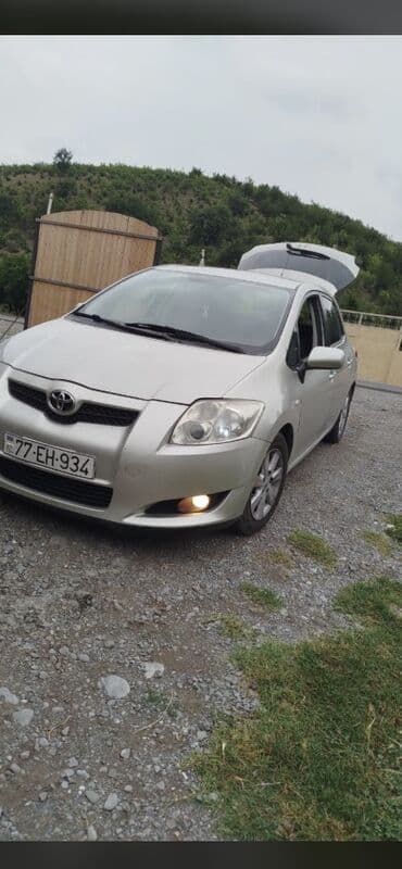 maşın al: Toyota Auris: 1.4 l | 2010 il Hetçbek — 1