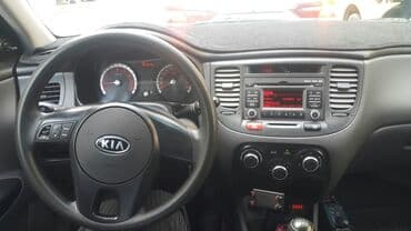 suret qutusunun temiri: Kia rio 2005-2011 maqnitolası. Qırmızı işıqlanma. İşləmir amma — 2