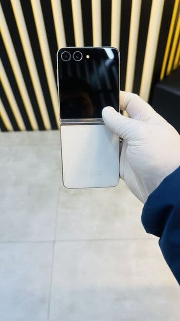 ✨ Samsung Galaxy Z Flip 4 – 256GB ✨ 📱 Qatlanan premium dizayn ⚡ Güclü