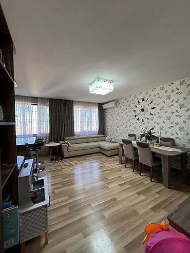 ev ucuz: Geniş və işıqlı mənzil – açıq mətbəxli qonaq otağı və rahat yataq — 2