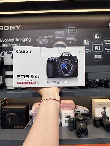 Canon EOS 80D (EOS 80D W) – EF-S 18-55mm IS STM Kit - 24.2 MP APS-C