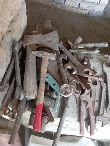 Köhnə tip əl alətləri dəsti – qarışıq lot Tərkib: - Müxtəlif ölçülü