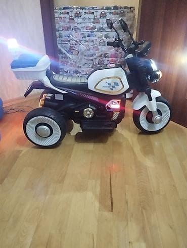 Uşaqlar üçün elektrikli 3 təkərli motosiklet - Polis stili dizayn — 1
