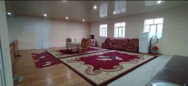 Lincoln: Geniş və işıqlı zal icarəyə təqdim olunur. Xüsusiyyətlər: - Açıq — 1