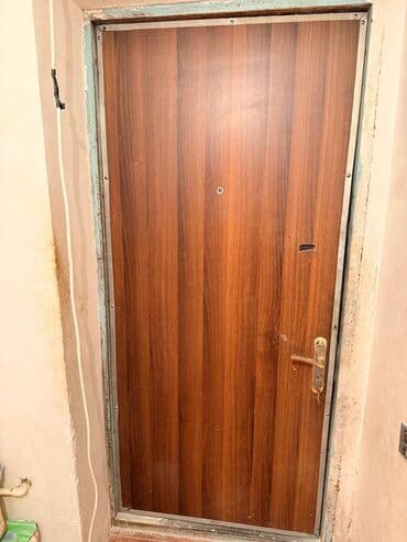 Ворота и комплектующие: Для квартиры Б/у Входная дверь С глазком, Без гарантии, Бесплатная доставка — 3