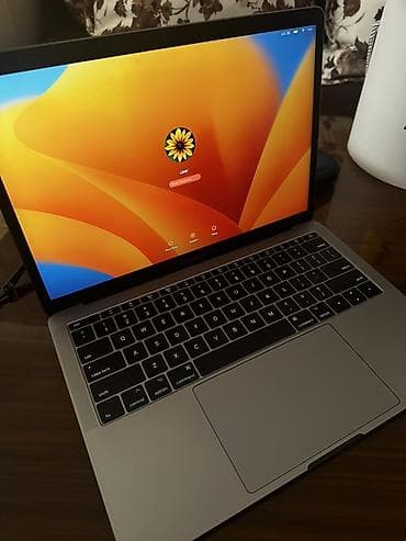Apple MacBook Pro 13" (2017), Touch Bar-sız, iki Thunderbolt 3 (USB‑C)