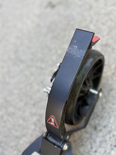 gitara kabel: Şəhər skateri – mexaniki (elektriksiz) kick skuter Xüsusiyyətlər: - — 7