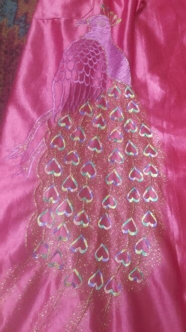 Пальто: Халатик почти новый с яркой вышивкой. из джеиза,вообще не носила.Идет — 2