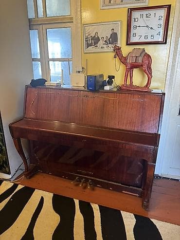 yamaha akustik piano: 50 azndir gelin goturun unvandan . Ağac korpuslu akustik pianino – — 4