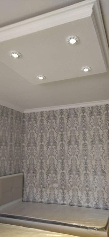 шкаф купе угловой в спальню: 3 qapılı güzgülü şkaf - Rəng: krem/bej tonları, dekorativ qızılı — 7