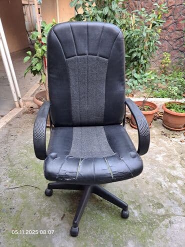 купить офисное кресло: Təkərli, Qolları tənzimlənmir, Süni dəri — 2