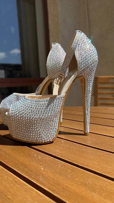 babet ayaqqabı: Casadei üslubunda parıltılı ziyafət ayaqqabısı - Model: Hündür — 1