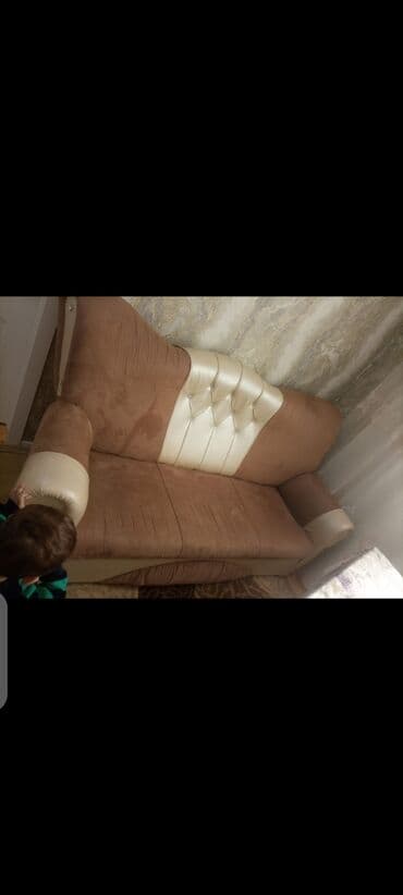 Divan və kreslo dəstləri: İşlənmiş, Divan, 2 kreslo, Bazasız, Açılmayan — 2