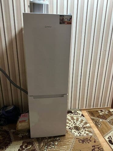 7 ci mikrorayon yeni tikili: Nərimanov rayonu,Nənəmin təndirinin yanında,2 otaqlı,təmirli,əşyalı — 9