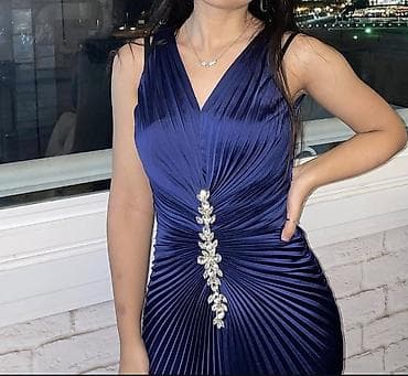 Tünd göy rəngli gecə/libas - Model: Uzun, bədənə oturan, V-yaxa — 2