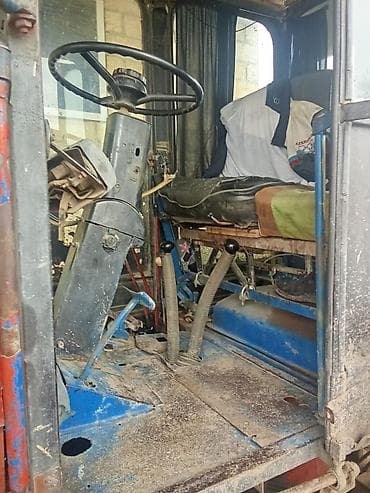 traktor matoru satiram: Traktor MTZ tipli, kabinəli, arxa asqı sistemi və hidravlik — 4