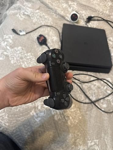 Видеоигры и приставки: Sony PlayStation 4 Slim oyun konsolu Komplekt: - PS4 Slim (qara rəng) — 1