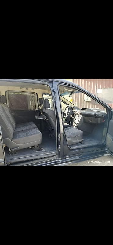 mini laser: Mercedes-Benz Vaneo: 1.9 l | 2002 il Van/Minivan — 4