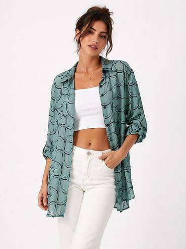 kişi geyimləri: Zərif naxışlı, oversize üslubda qadın köynəyi. Model açıq yaşıl (mint — 1