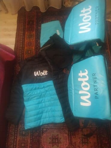 wolt kuryer çantası: Wolt kuryer dəsti Məhsul tərkibi: - 2 ədəd Wolt PARTNER termo — 4