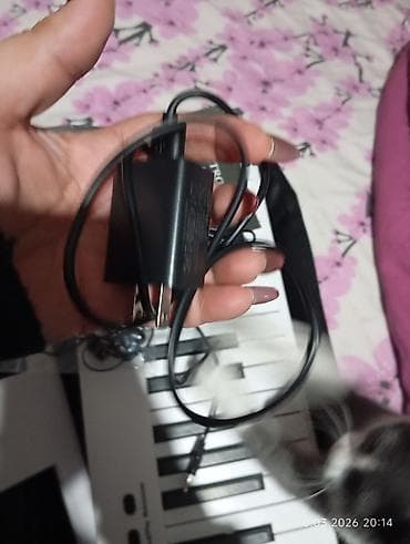 sintezator satılır: Ağ rəngli rəqəmsal piyano/klaviatura - 88 klavişli portativ model — 7