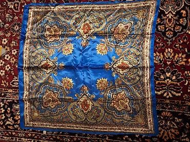 Личные вещи: Məhsul: Zərif naxışlı kvadrat şərf - Material: 100% asetat (etiketdə — 2