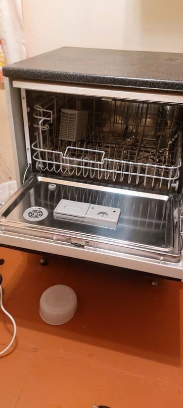 Qabyuyan maşın – kompakt tip Xüsusiyyətlər: - Geniş paslanmayan polad