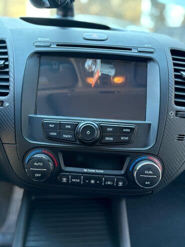 kia masin: Kia K3: 1.6 l | 2014 il Sedan — 9