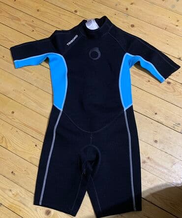 dalgic: Tribord firmasinin dalgic kostyumu. suda uzmek ucun geyimi. 1.5mm. Az — 1