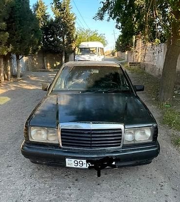 depazit masin: Mercedes-Benz 190 (W201) sedan - Kuzov: qara rəng, 4 qapı, klassik — 7