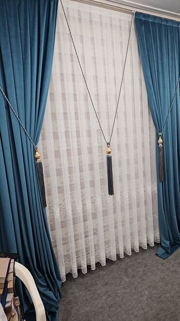 sadə pərdələr: Ağ, şəffaf tül pərdə, otağa zəriflik və işıq qatır. Yüngül toxuması — 4