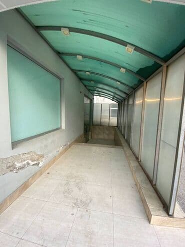 qarayev obyekt: Əhmədlidə ukraina meydanı tərəfdə yerləşən ümumi sahəsi 250 kv,m olan — 12