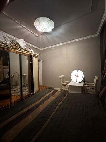 əmircan qəsəbəsi: Bakı, Bakıxanov qəs., 3 otaqlı, Köhnə tikili, m. Neftçilər, 70 kv. m — 3