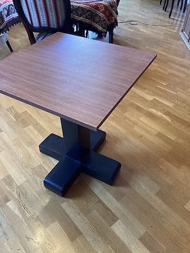Kvadrat masa - Ölçü: təqribən 70x70 sm kvadrat üstlük (taxta/laminat — 1