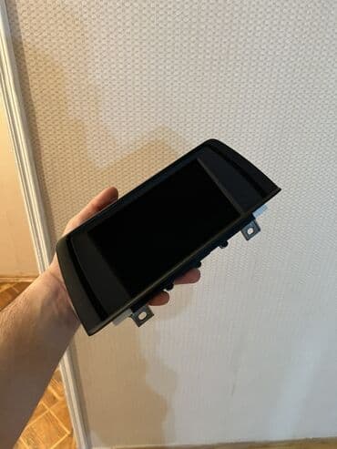 bmw e46 monitor android: BMW avtomobilləri üçün qara rəngdə olan displey ekranı. Bu ekran — 2