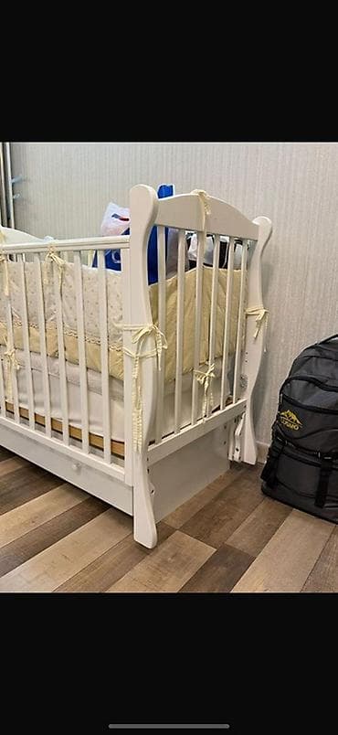 Oğlan və qız üçün, İşlənmiş, Dördbucaq, Beşik, Dəstsiz, Matras ilə, Yellənmə mexanizm ilə — 2