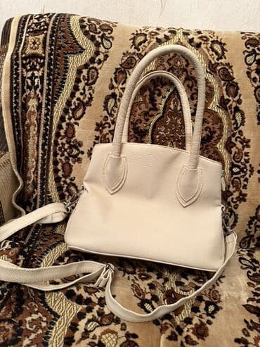 Bej rəngli qadın çantası cəmi 2-3 dəəf istifadə olunub
