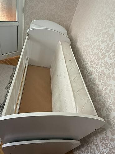 bewik: Oğlan və qız üçün, İşlənmiş, Dördbucaq, Beşik, Matras ilə, Yellənmə mexanizm ilə — 3