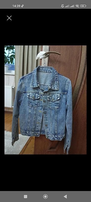 Klassik cins gödəkçə - Material: 100% denim (mavi/acid-wash effekti)